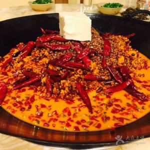 火鍋底料廠，冬季吃火鍋帶來的不止是美食也是養(yǎng)生
