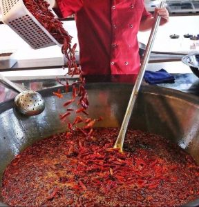 重慶火鍋底料食品廠，好的配菜，讓你彰顯男人風(fēng)范
