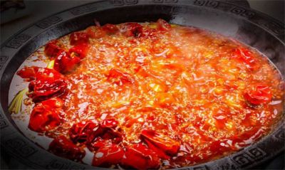 火鍋牛油紅油，吃火鍋也能不長(zhǎng)痘