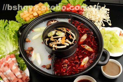重慶火鍋底料供應商，舌尖上辣椒和食材的碰撞