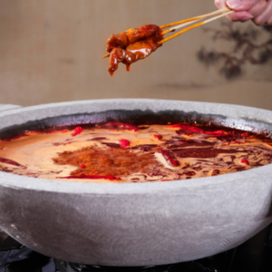 揭秘重慶火鍋底料靈魂之味，獨特秘訣何在？廠家深度解析！